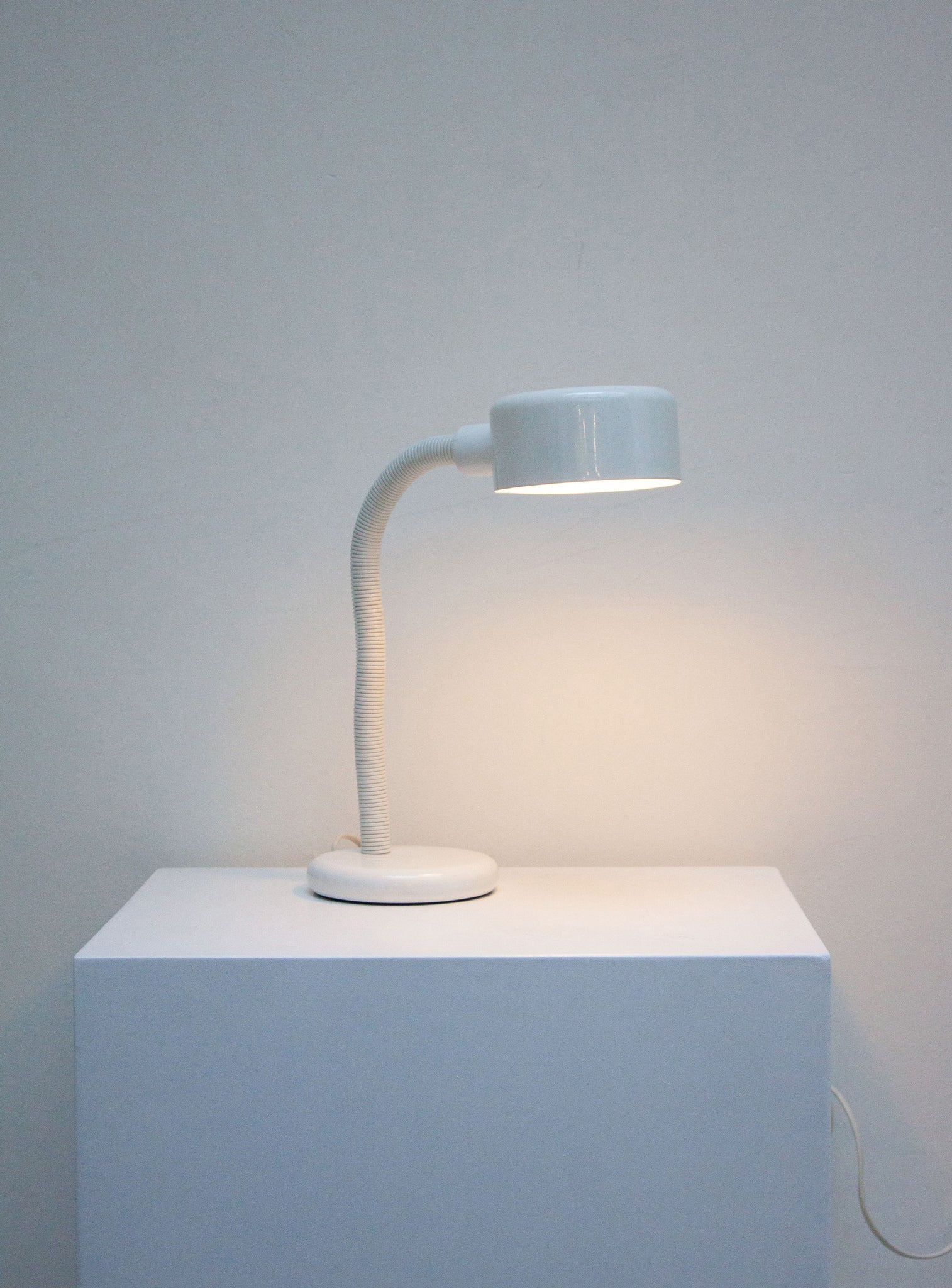 Vintage Metal Desk Lamp (White)