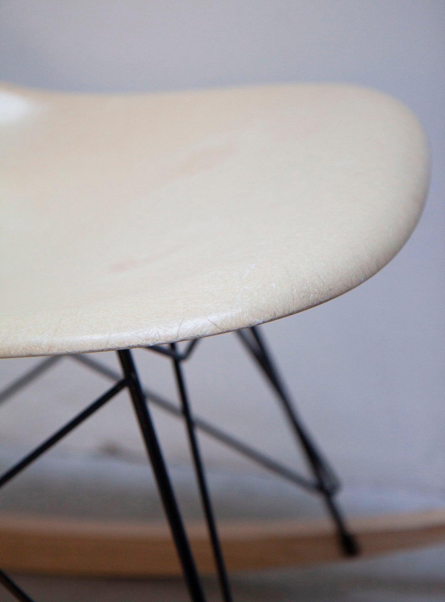 Vitra RSR Rocking Chair by Charles & Ray Eames (Eggshell) | Juki ...