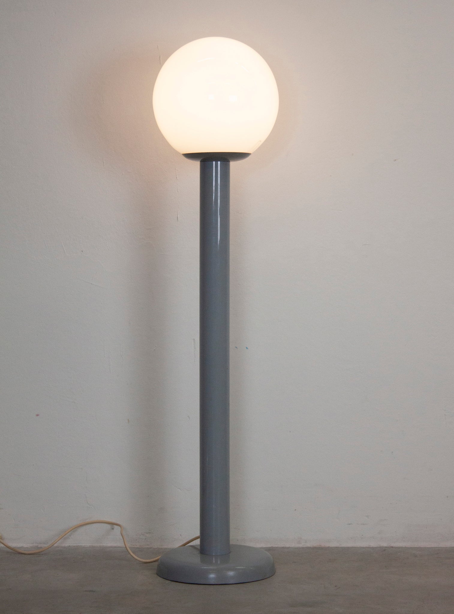 Woja Floor Lamp (Grey)