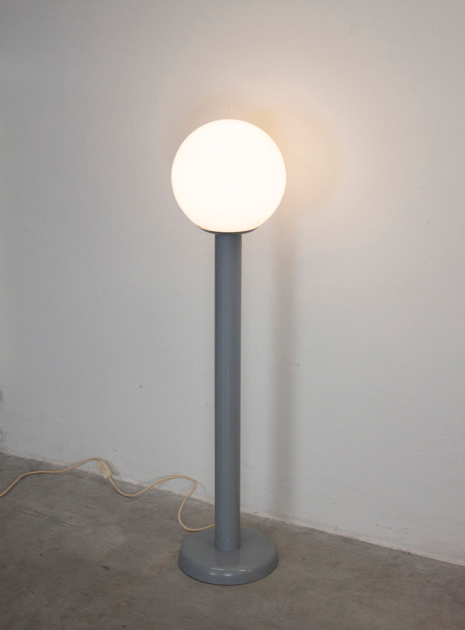 Woja Floor Lamp (Grey)