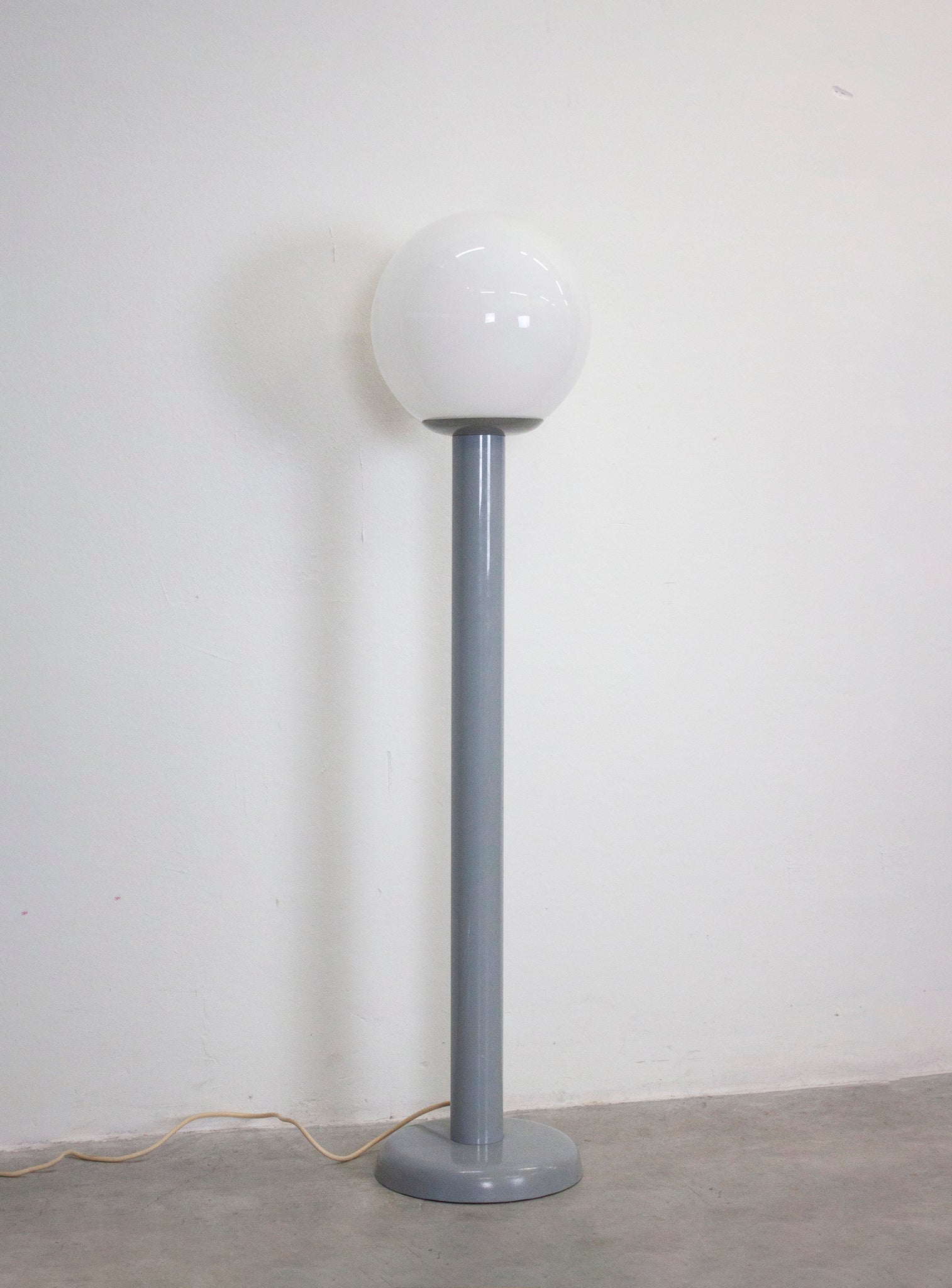 Woja Floor Lamp (Grey)