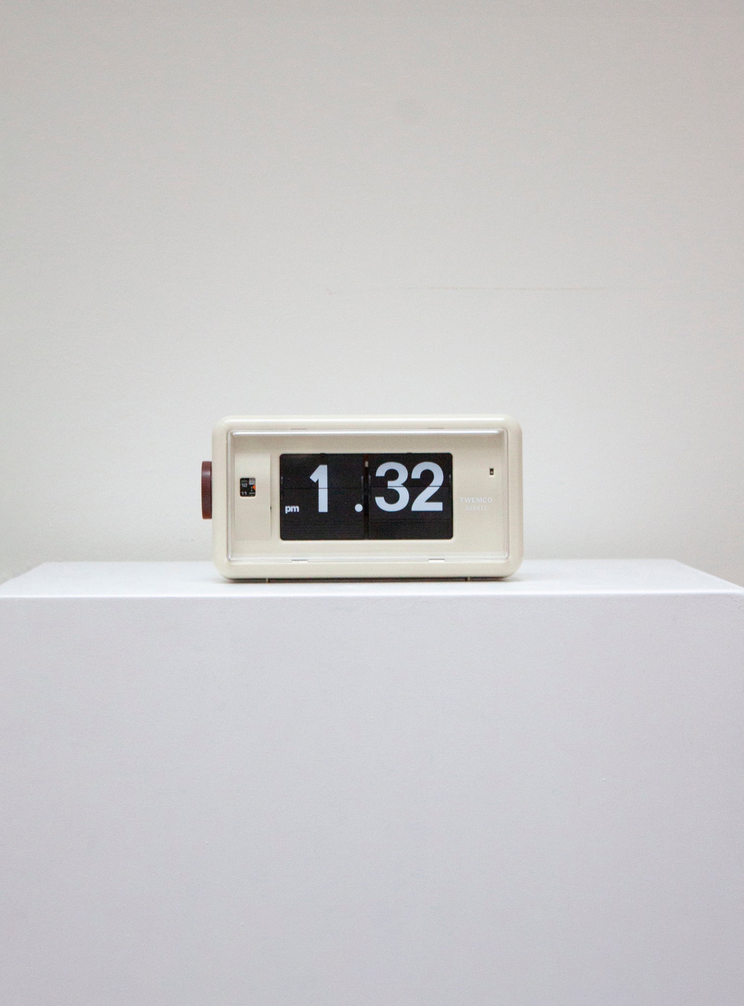 Twemco AL-30 Beige/Brown Alarm Flip Clock | Juki Amsterdam – JUKI