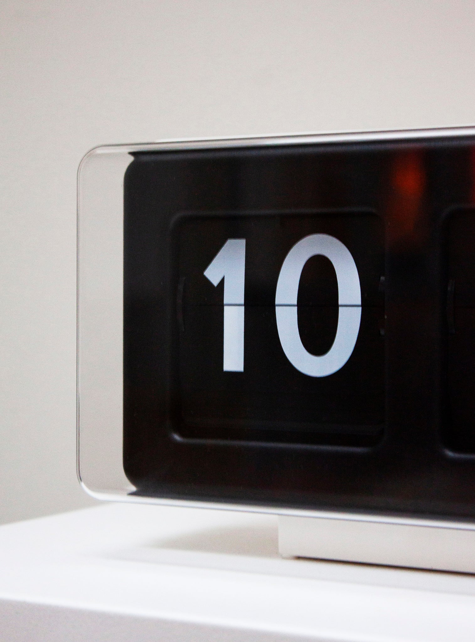 Twemco BQ-50 White/Black Flip Clock | Juki Amsterdam – JUKI AMSTERDAM