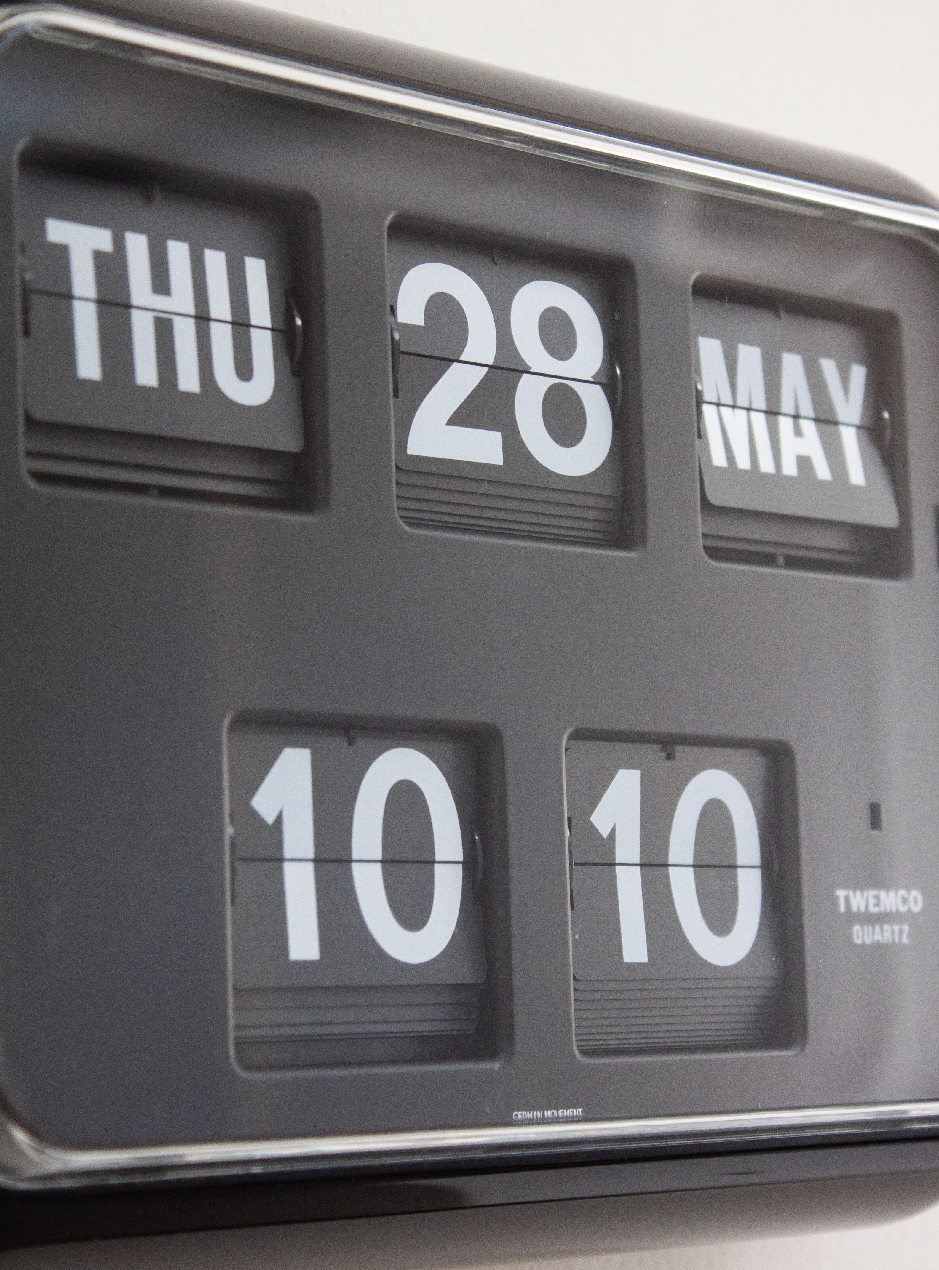 Twemco QD-35 Black Calendar Flip Clock | Juki Amsterdam – JUKI