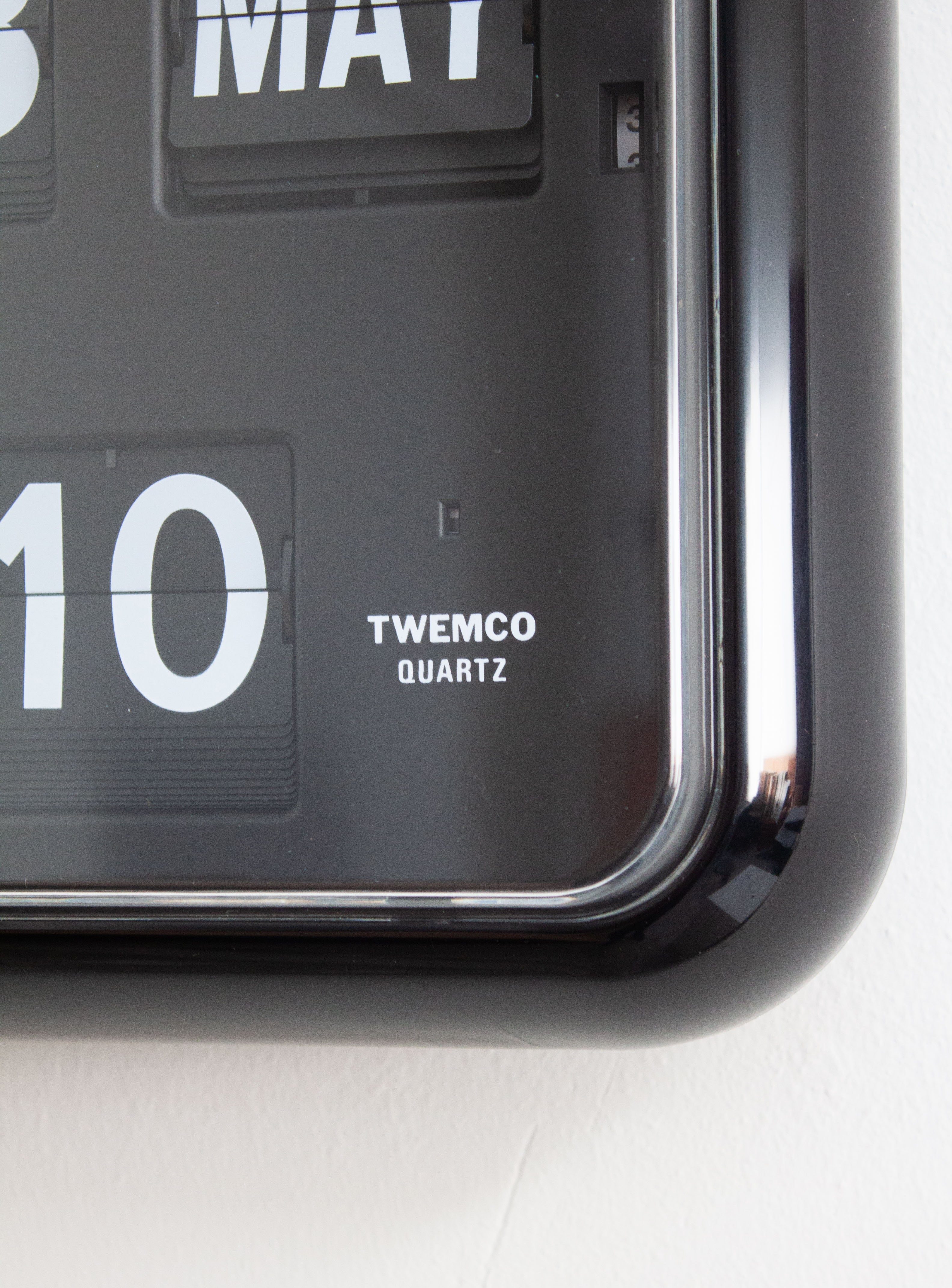 Twemco QD-35 Black Calendar Flip Clock | Juki Amsterdam – JUKI