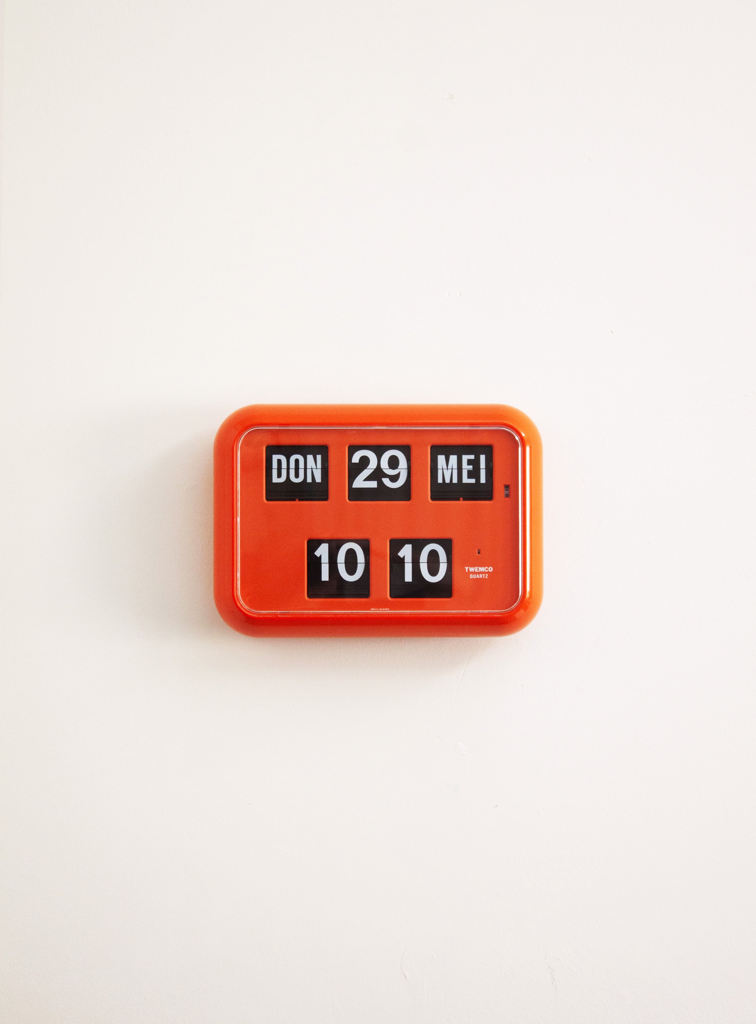 Twemco QD-35 Orange Calendar Flip Clock | Juki Amsterdam – JUKI