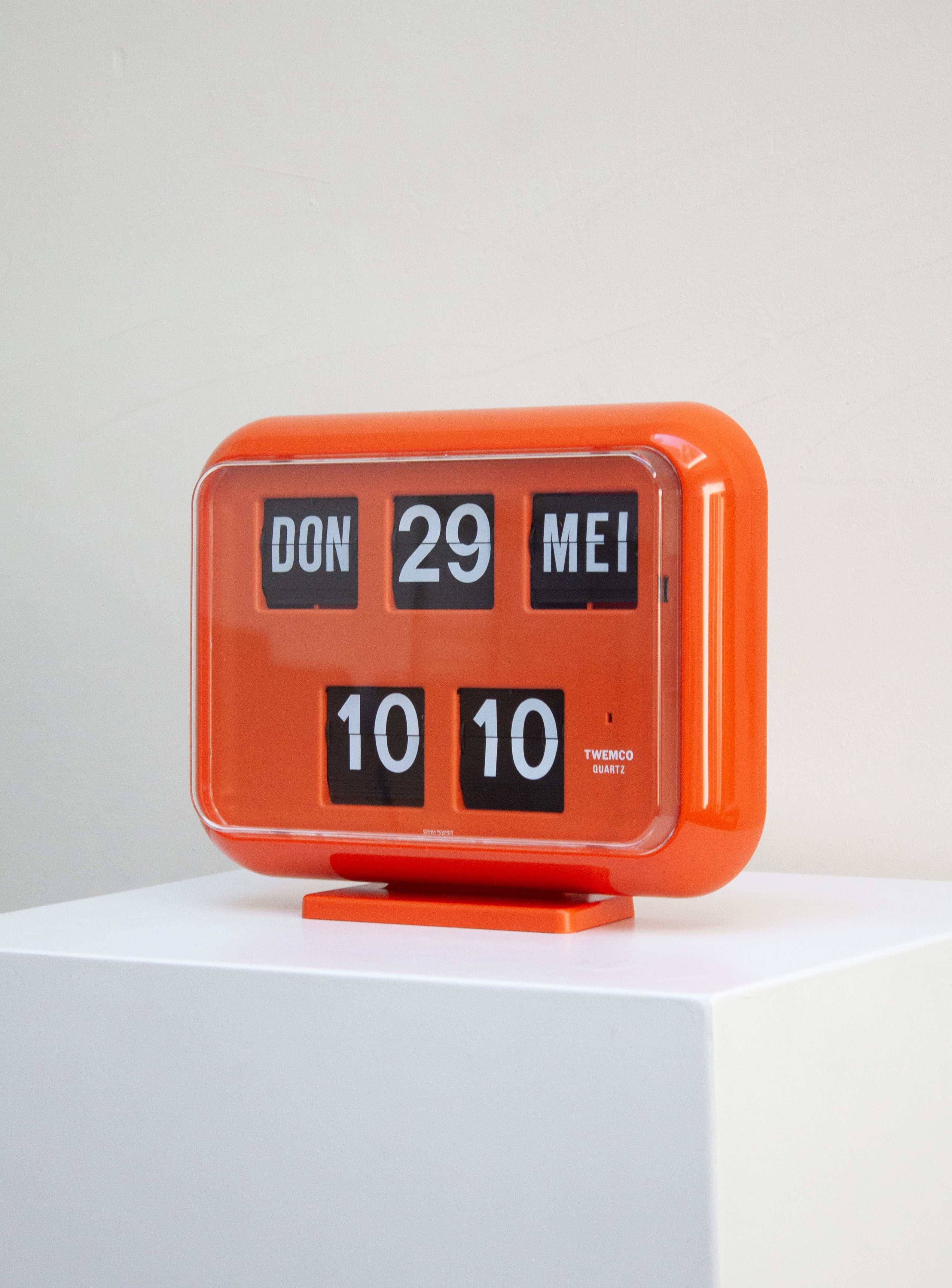 Twemco QD-35 Orange Calendar Flip Clock | Juki Amsterdam – JUKI