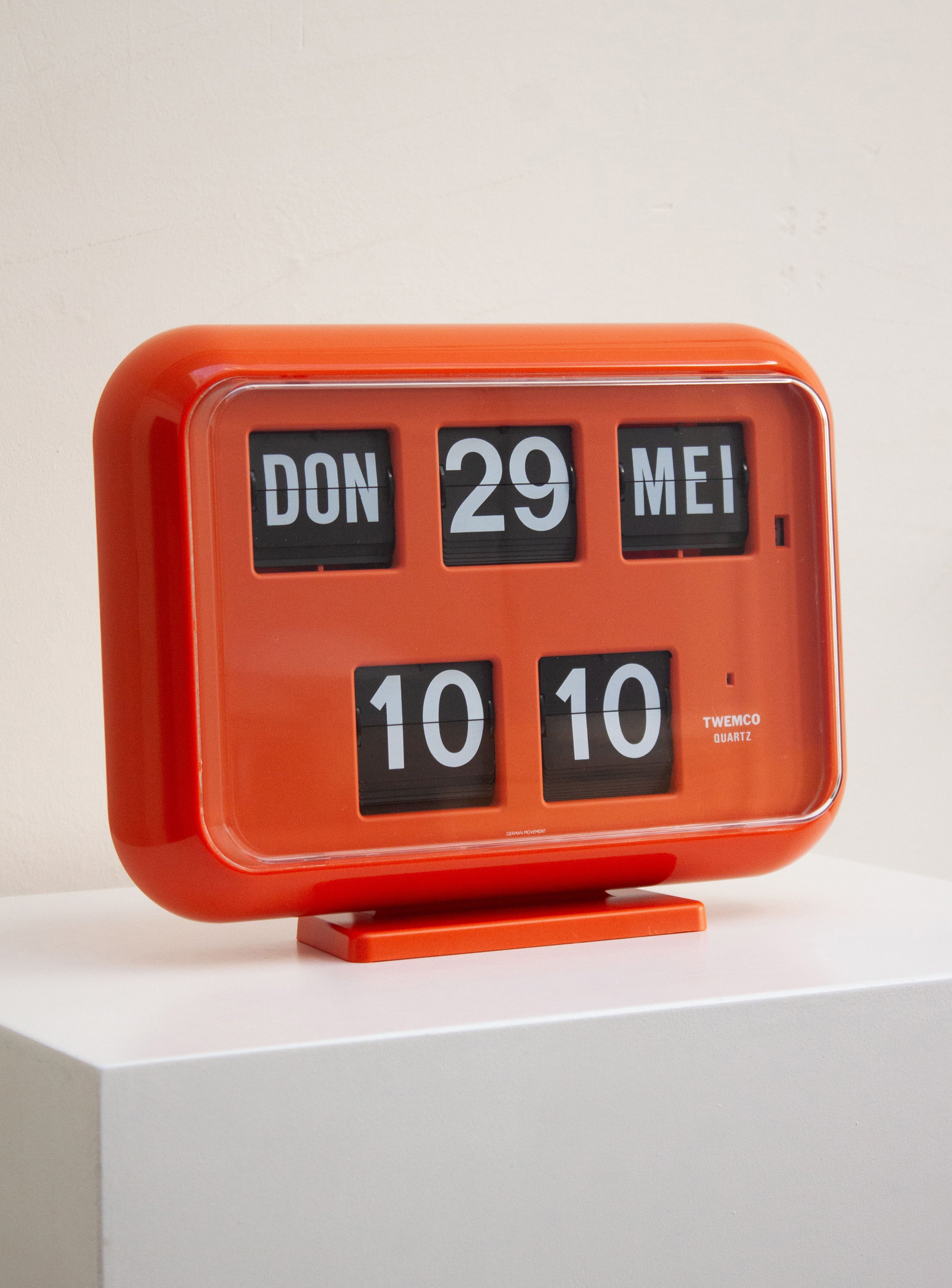 Twemco QD-35 Orange Calendar Flip Clock | Juki Amsterdam – JUKI