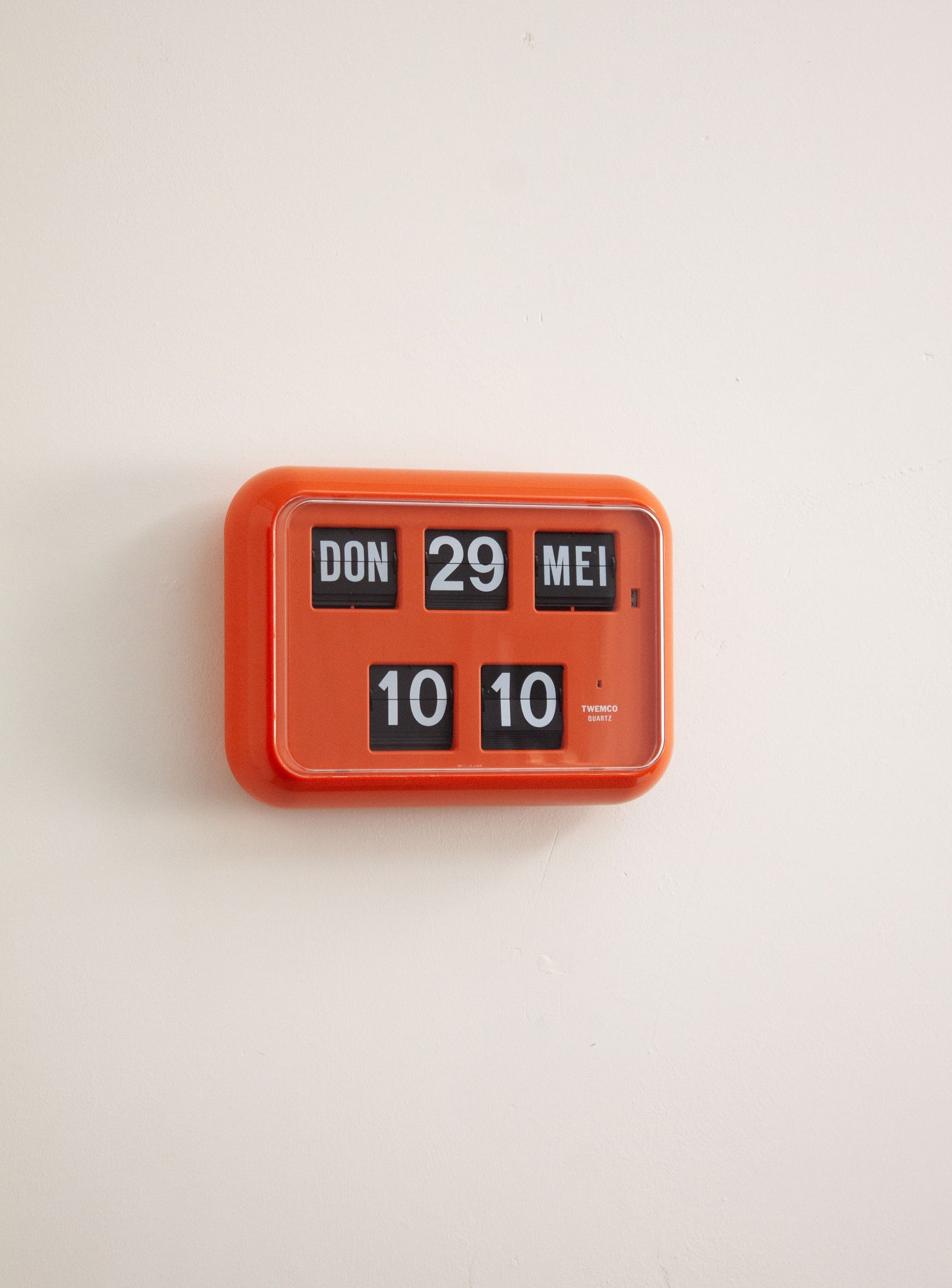 Twemco QD-35 Orange Calendar Flip Clock | Juki Amsterdam – JUKI