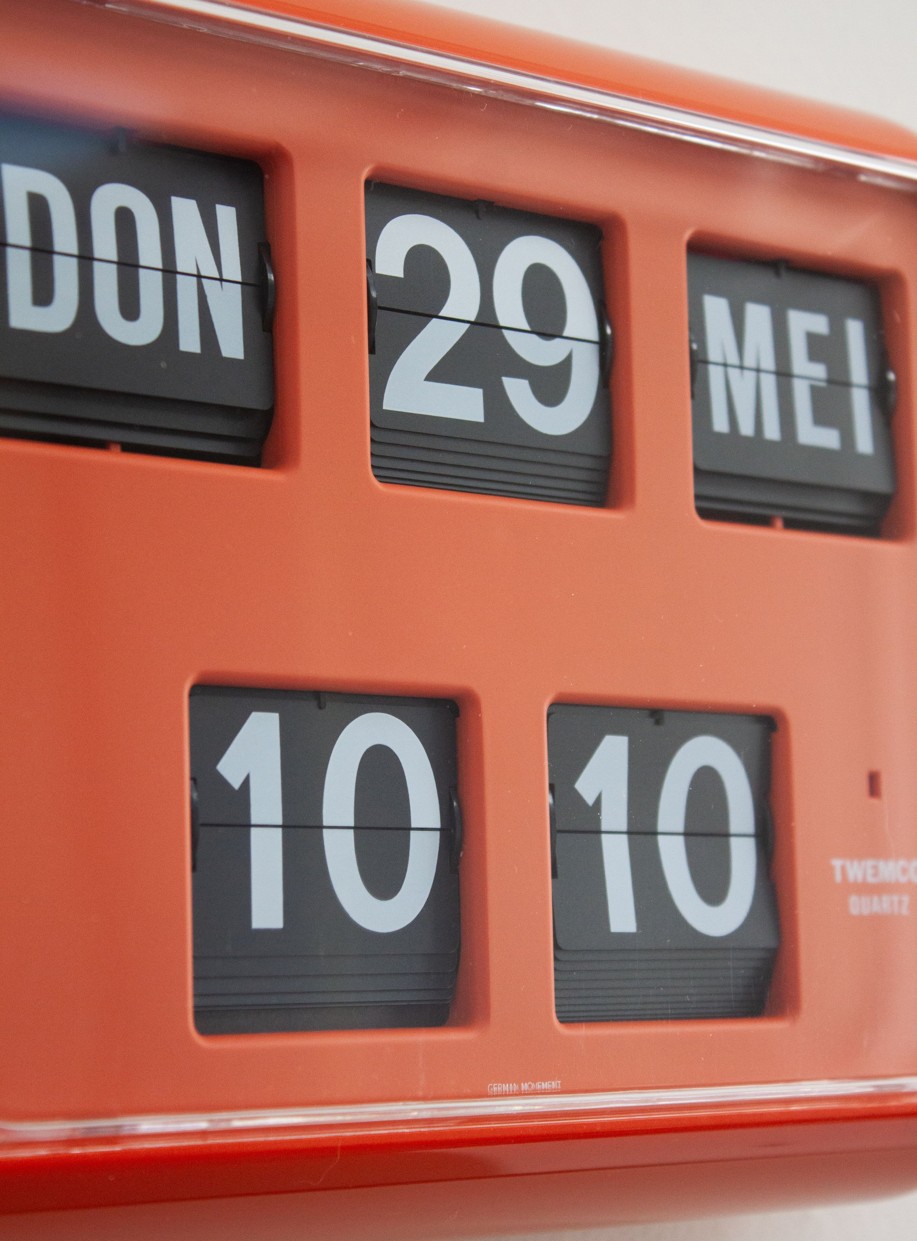 Twemco QD-35 Orange Calendar Flip Clock | Juki Amsterdam – JUKI