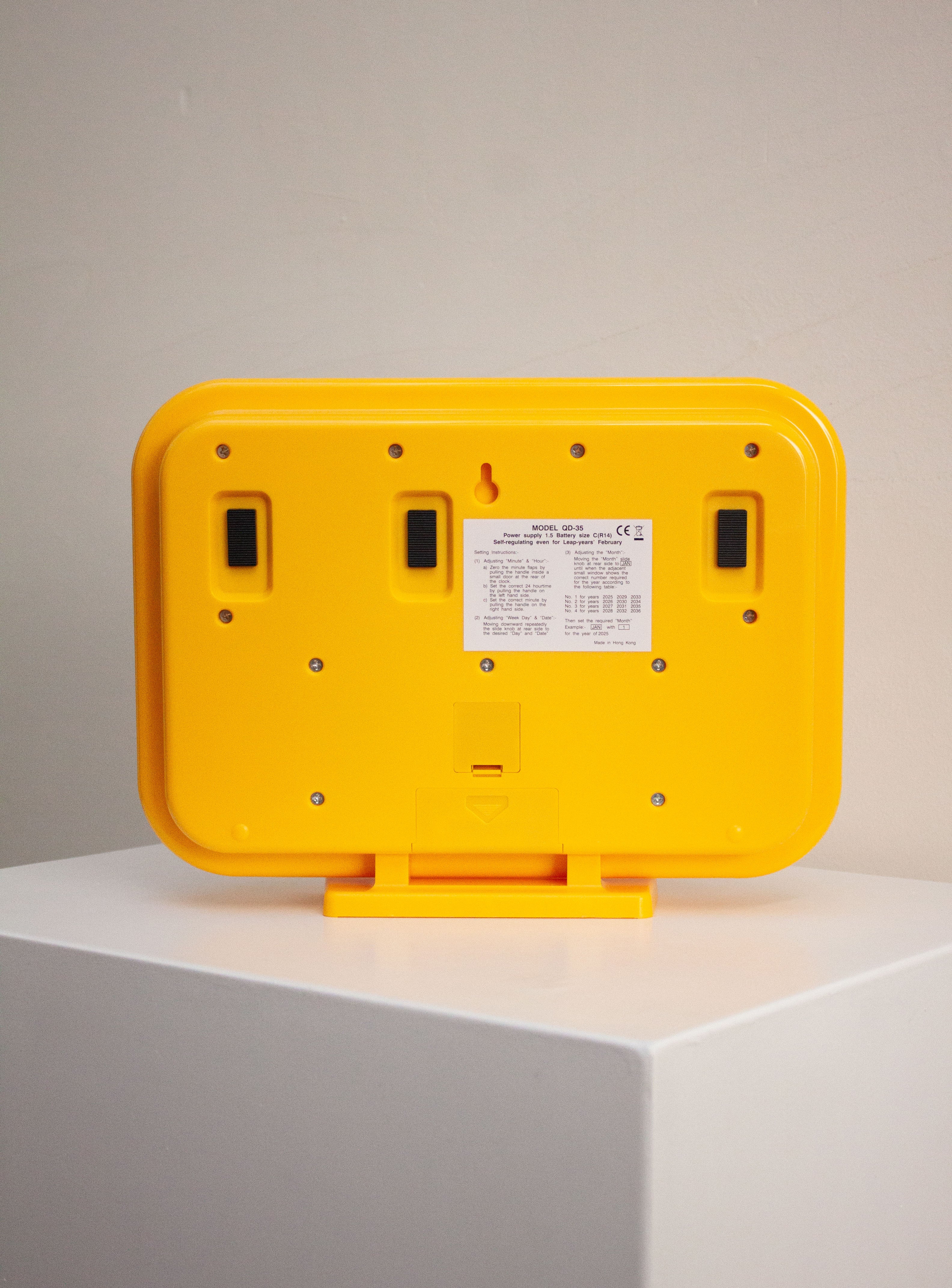 Twemco QD-35 Yellow Calendar Flip Clock | Juki Amsterdam – JUKI
