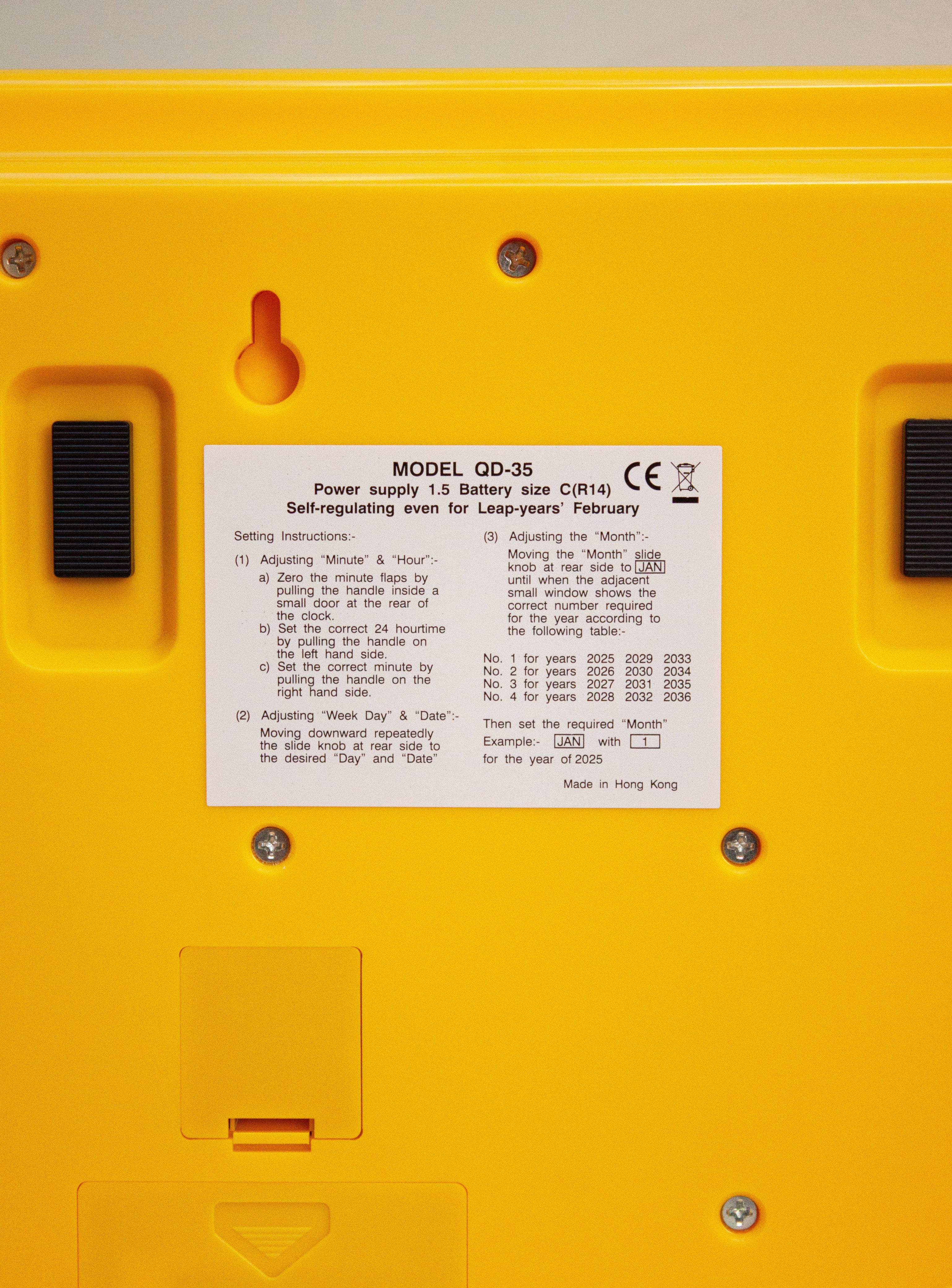 Twemco QD-35 Yellow Calendar Flip Clock | Juki Amsterdam – JUKI