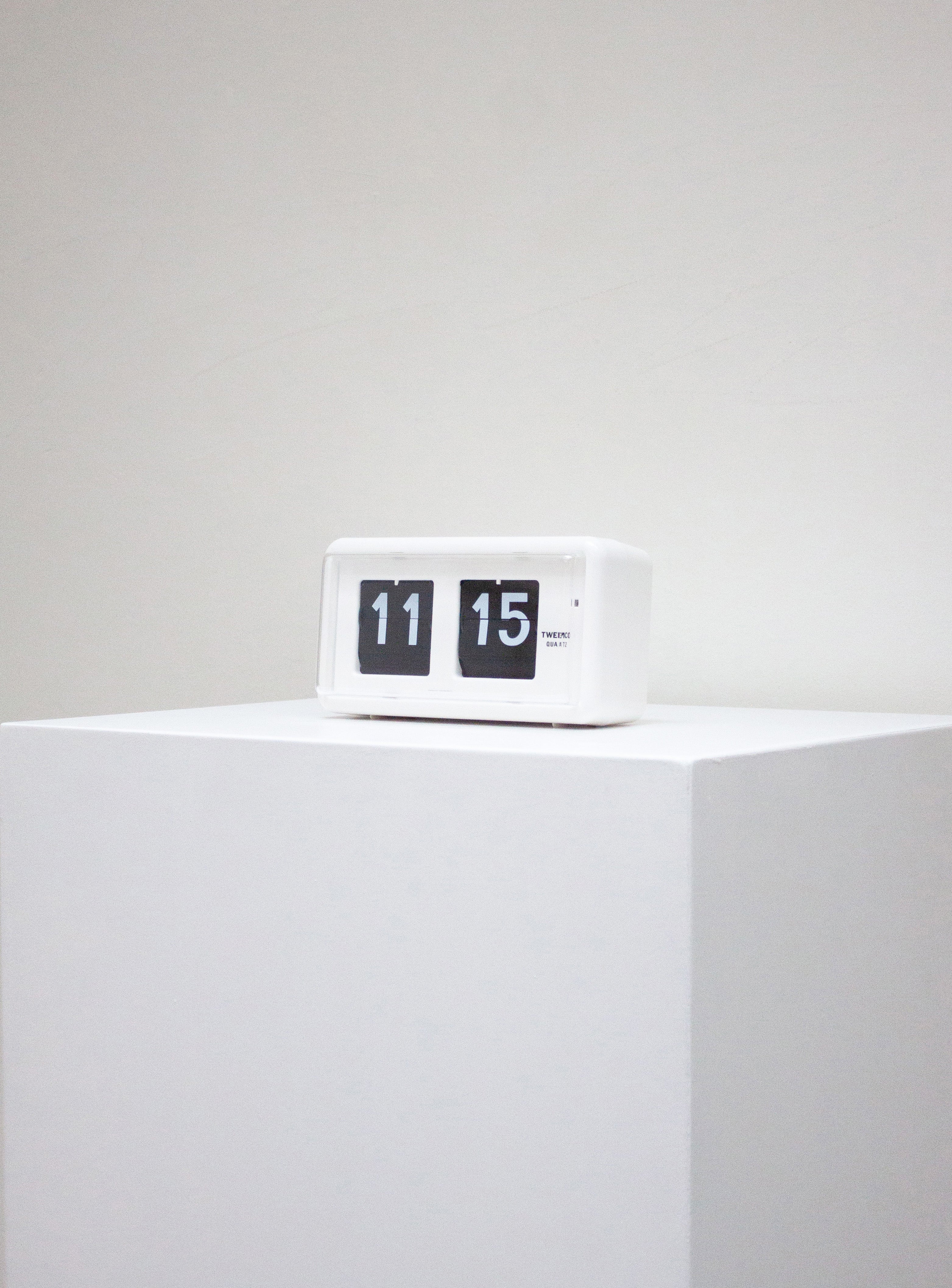 【ジャンク品】TWEMCO 置時計 アイボリー twemco-qt30-white-flip-clock-