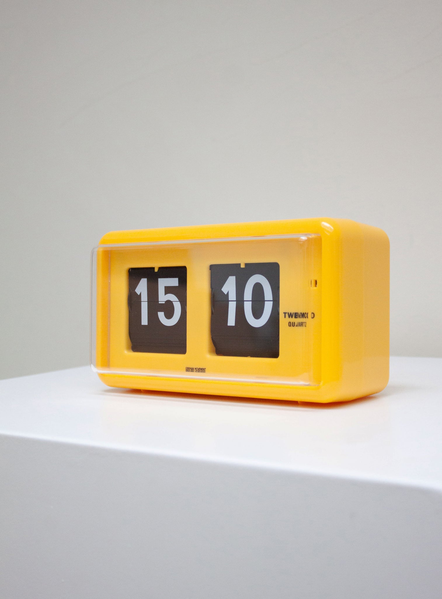 Twemco QT-30 Yellow Flip Clock | Juki Amsterdam – JUKI AMSTERDAM