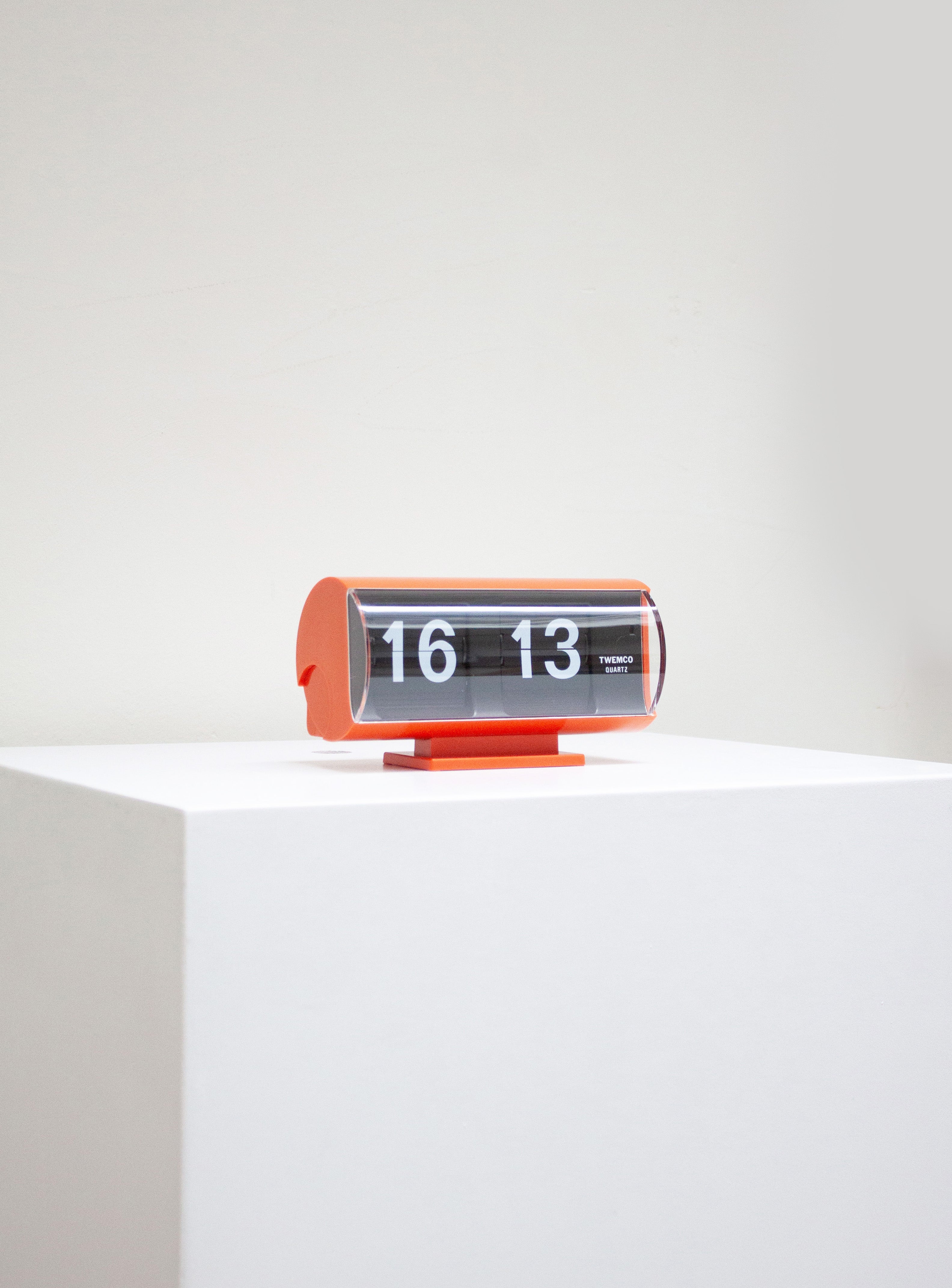 twemco-qt30t-orange-flip-clock
