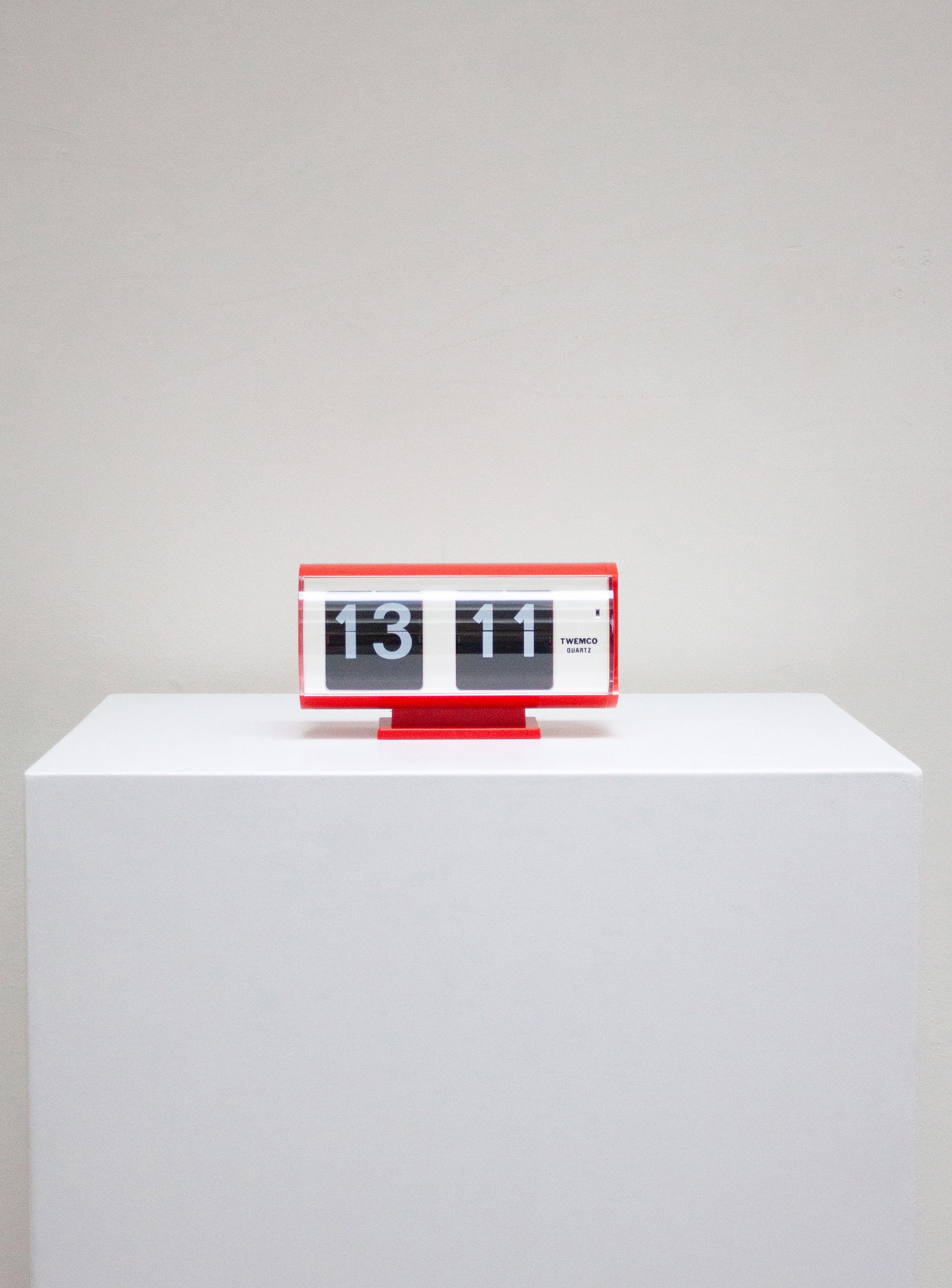 Twemco QT-30T Red Flip Clock | Juki Amsterdam – JUKI AMSTERDAM