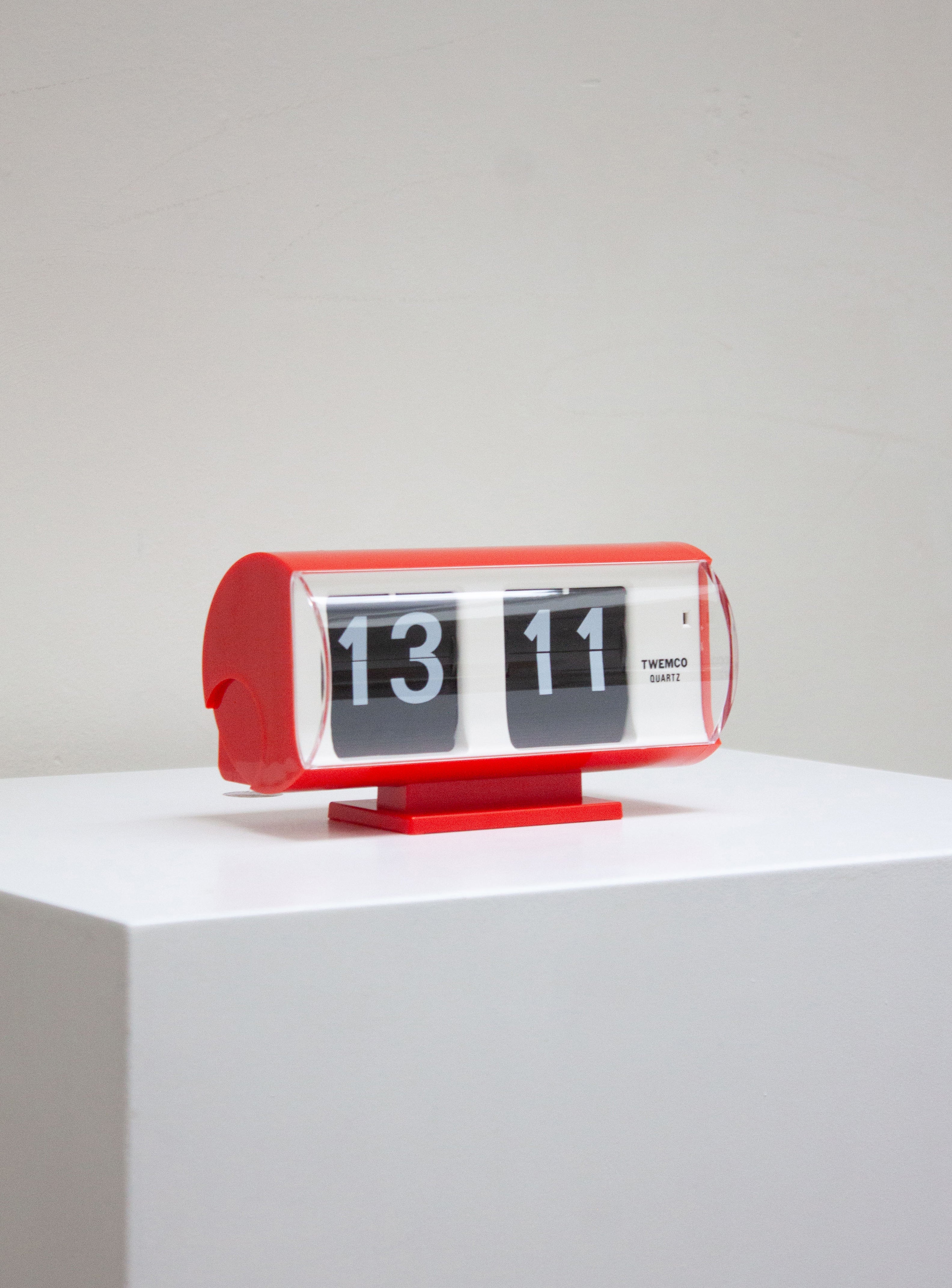 Twemco QT-30T Red Flip Clock | Juki Amsterdam – JUKI AMSTERDAM