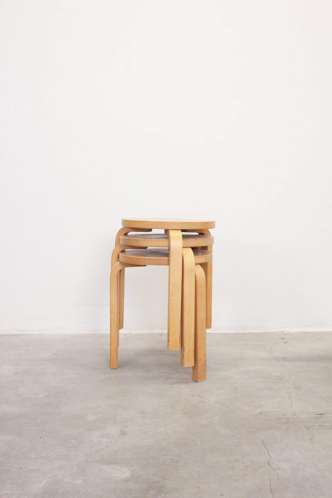 Artek Model 60 Stool by Alvar Aalto – JUKI AMSTERDAM