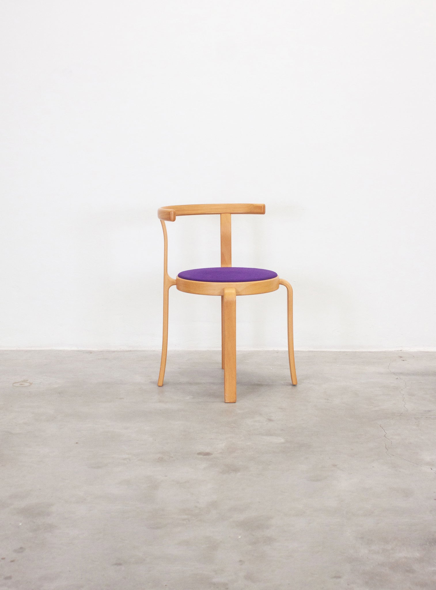 Magnus Olesen Model 8000 Dining Chair by Rud Thygesen & Johnny Sørensen (Purple)