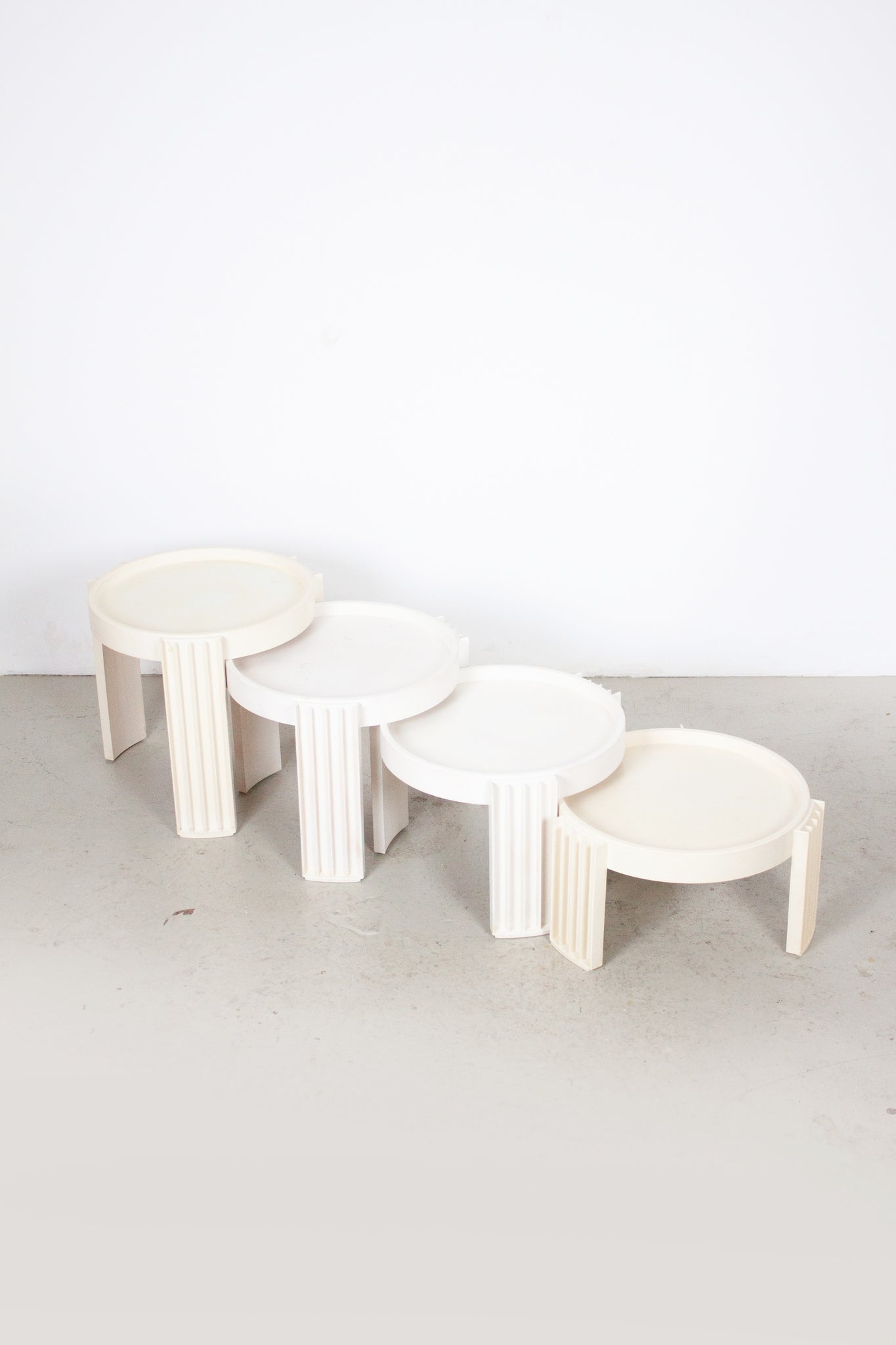 Cassina Marema Nesting Tables by Gianfranco Frattini (White)